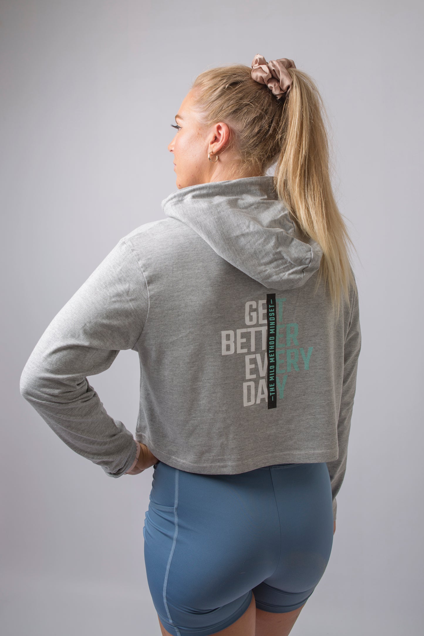 Hooded MILO MTHD. Mindset Cropped Top